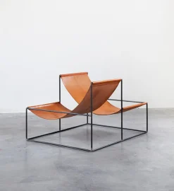 Crossed Double Seat