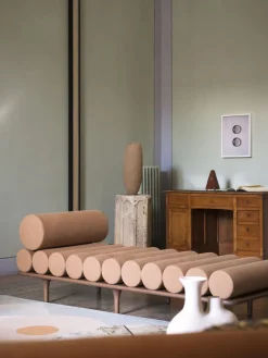Five to Nine Daybed
